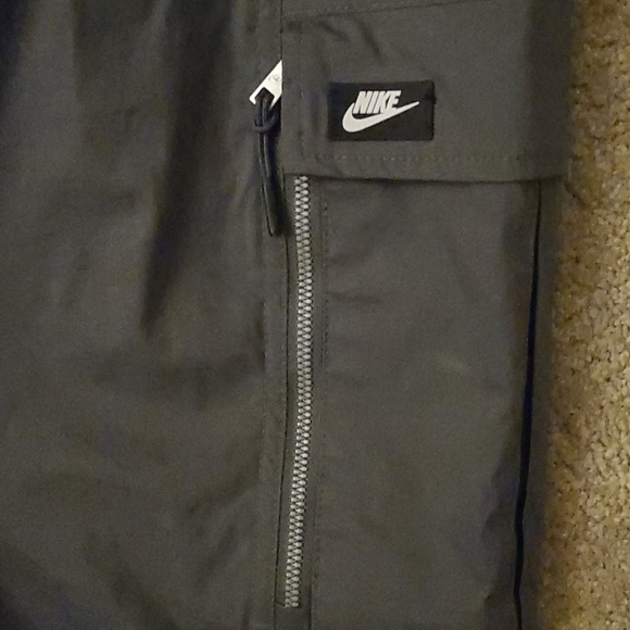 1 pair of nike cargo pants - Picture 3 of 6